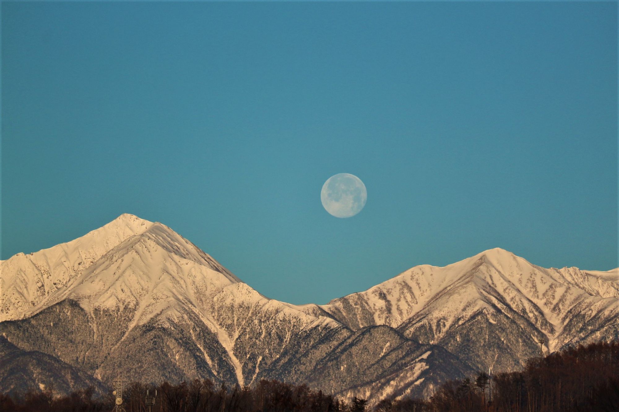 極寒の朝 山に沈む月を見る 松本の冬の愉しみ！ | 新まつもと物語